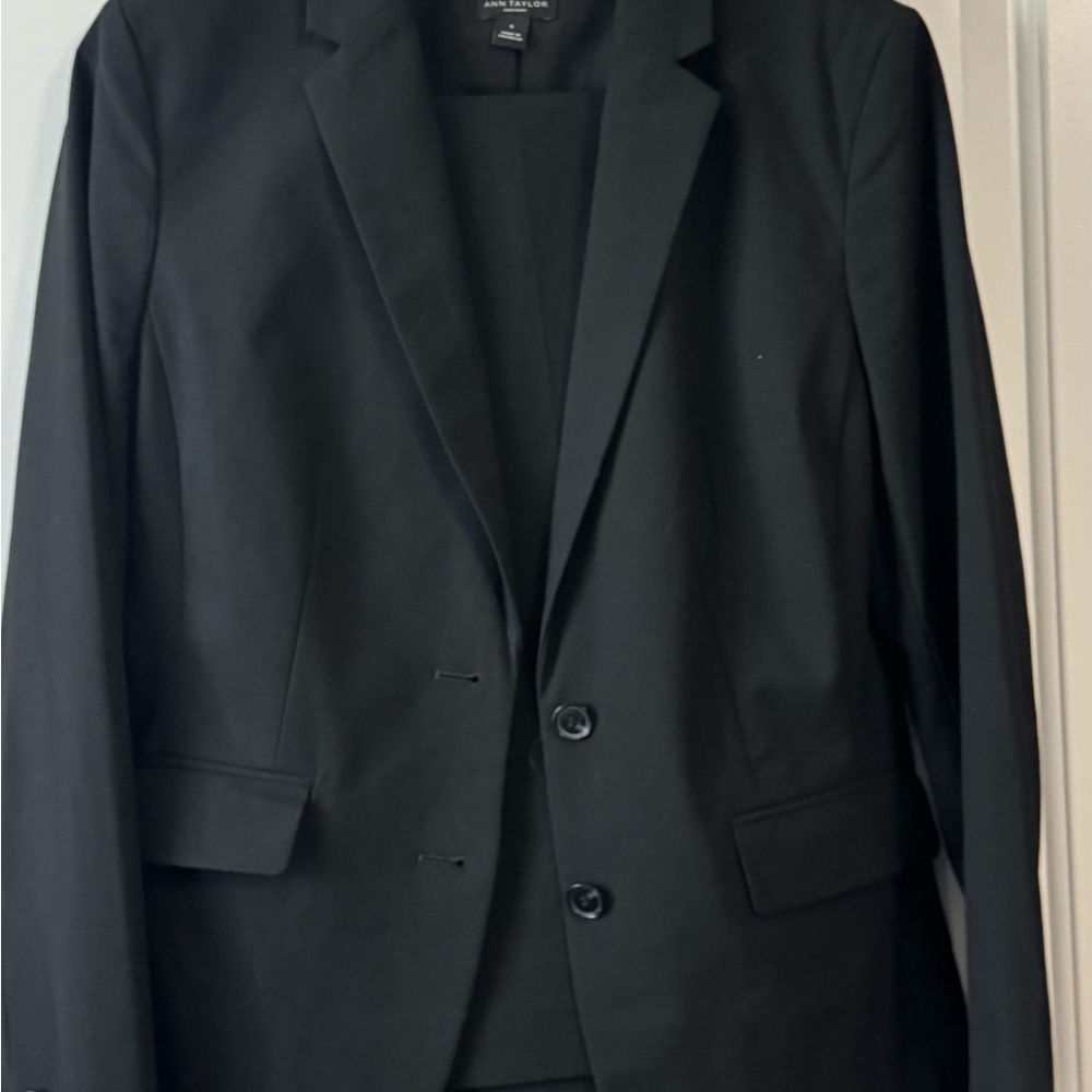Ann Taylor 2 pc Pant Suit